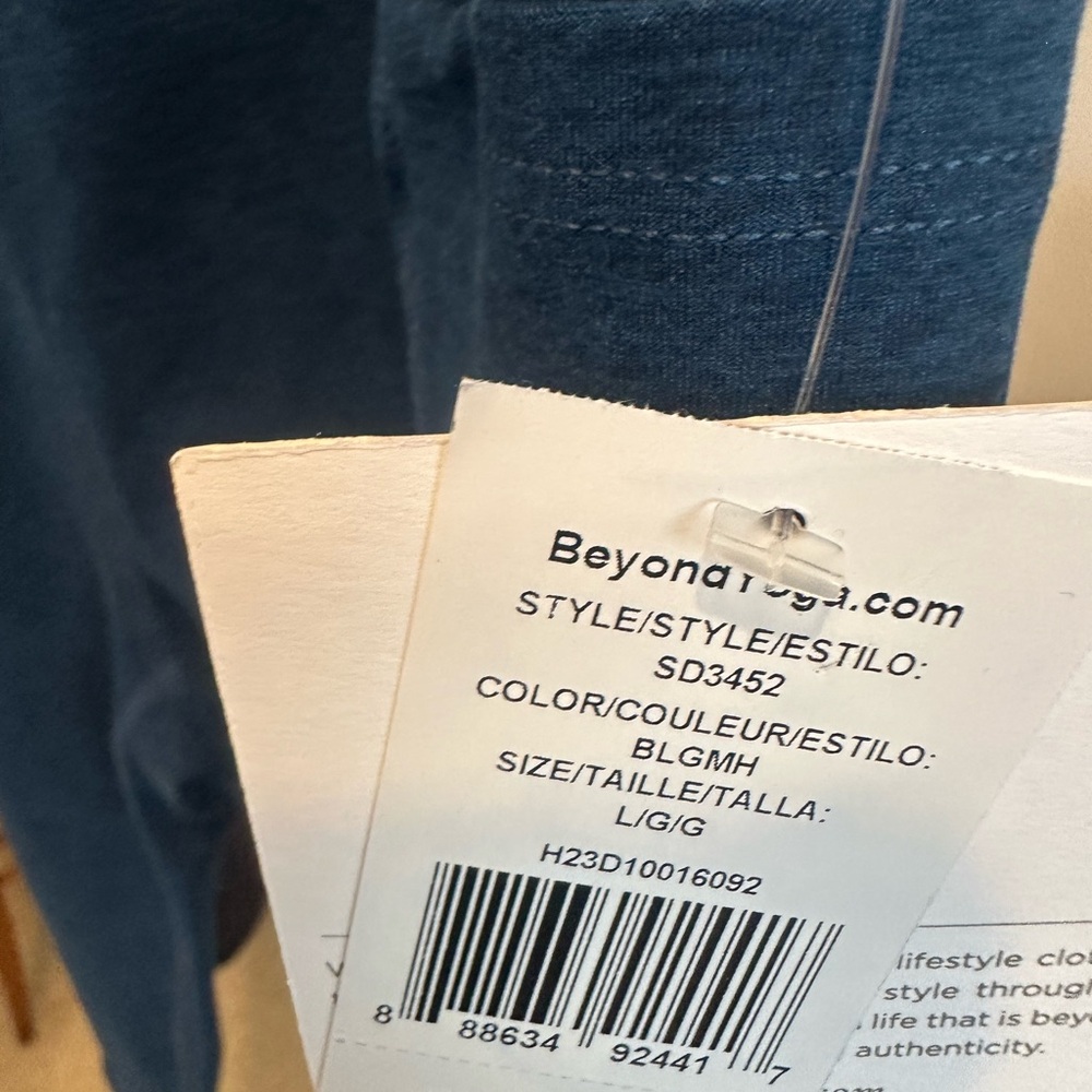 Beyond Yoga Women’s Deep Navy High-Rise Leggings with Pocket NWT - Picture 5 of 5